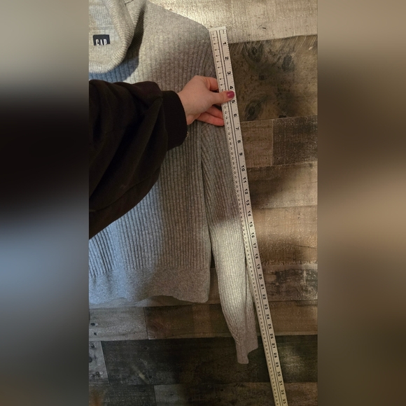 GAP Light Gray Ribbed Turtle Neck Sweater - Picture 3 of 7